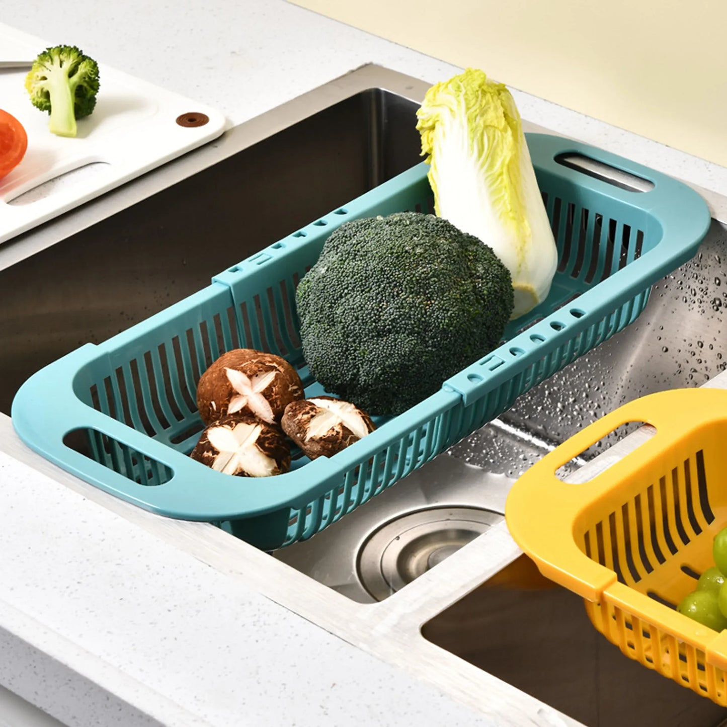 Telescopic Kitchen Organizer Rack – Adjustable Drain Basket for Soap, Sponge, and Vegetables