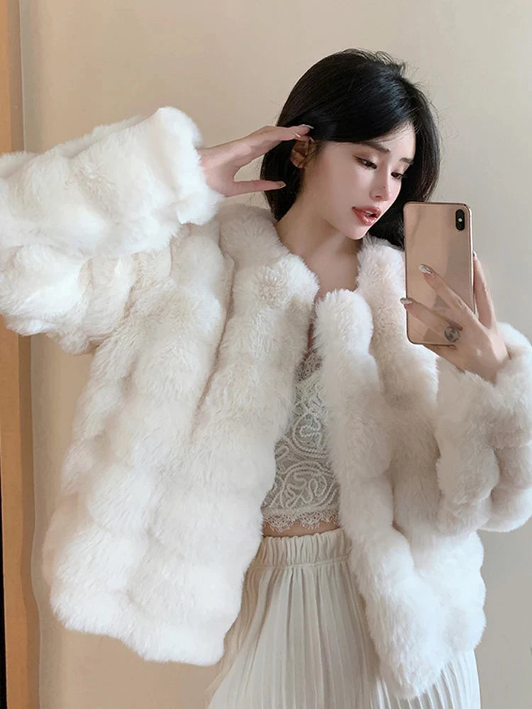 Warm & Stylish Plus-Size Winter Coat for Women | Beige Imitation Rabbit Fur Jacket